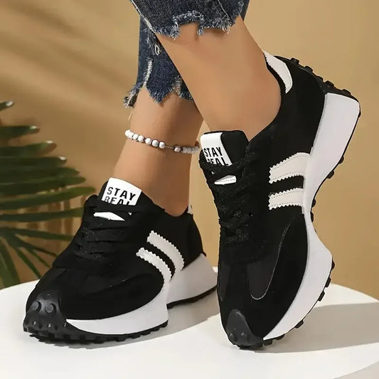 New Designer Sneakers Women Sport Shoes Sneakers Thick Bottom Casual Fashionable Sneakers Lightweight Soft Bottm Running Shoes